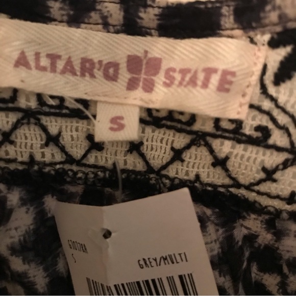 NWT Alter’d state fun black and white tank. It has a fringe around the bottom. - Picture 10 of 14